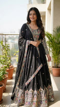 🕳️Black Royal Embroidered Lehenga Set